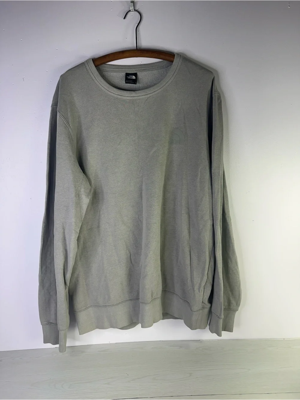 The North Face Men's Crewneck Sweatshirt in grey size large